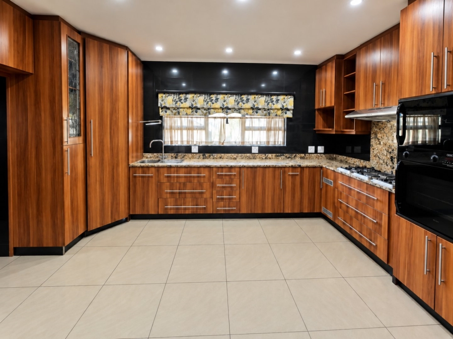 5 Bedroom Property for Sale in Waverley Free State